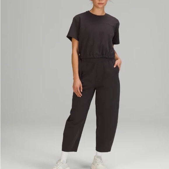 Lululemon LA Side Cinch Grey T-Shirt, Size 6 - Picture 3 of 3